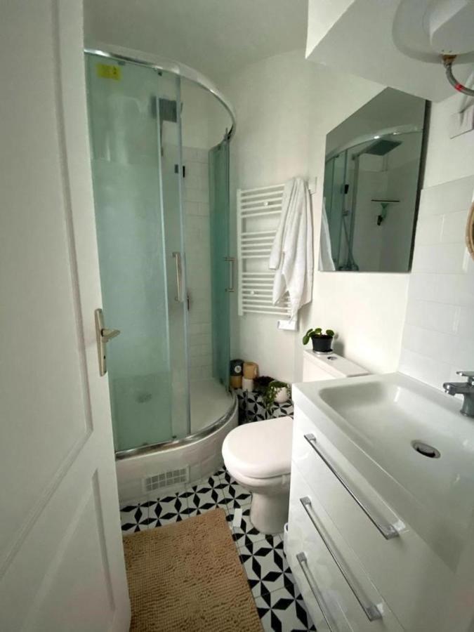 Modern Appartement W/ Tour Eiffel View In The 7Th Parigi Esterno foto